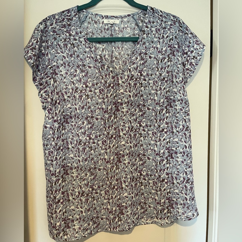 Maurice’s purple/light blue short sleeve blouse - size Large